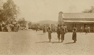 Aboriginal girls and children in the yard