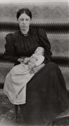 Frieda Strehlow and child